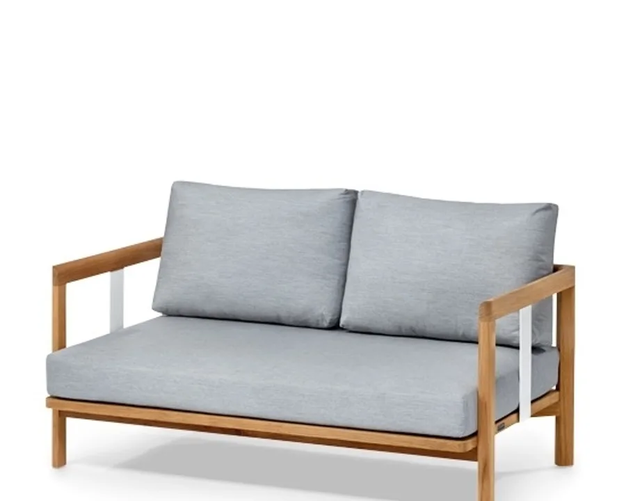 Loungemöbel von Weishäupl für eine elegante Gartenterrasse
